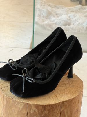 Decolte' miu velluto nastri