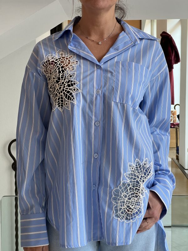 Camicia azzurra righe con ricamo