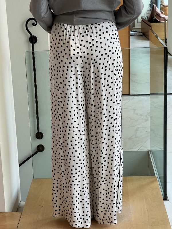 Pantalone palazzo bianco pois blu - immagine 4