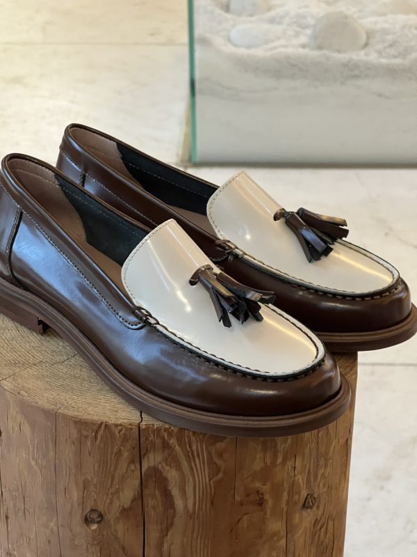 Mocassino bicolor latte cuoio - immagine 5