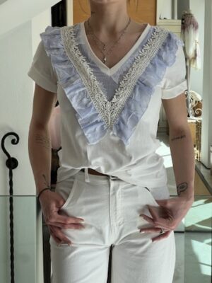 T-shirt scollo a v sangallo