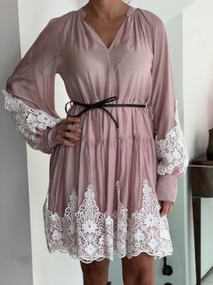 Abito rosa inserti pizzo
