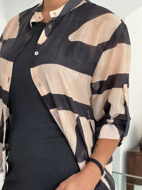 Camicia mussola fantasia burro nero - immagine 3