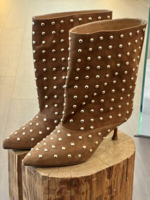 Stivale borchia camoscio cuoio