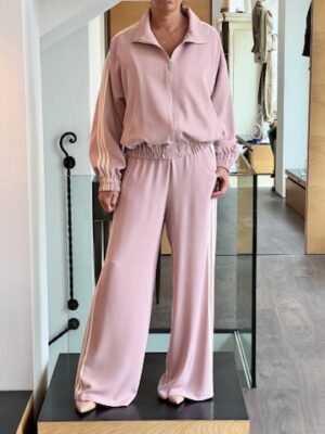 Set bomber e palazzo rosa