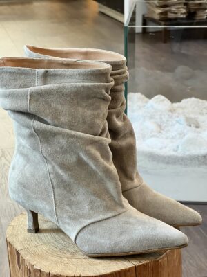 Tronchetto camoscio beige