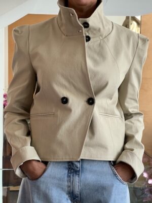 Giacca spallotte latte