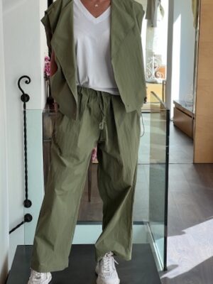 Set gilet e pantalone verde militare