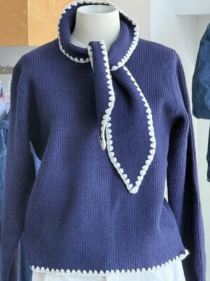Pull fiocco blu